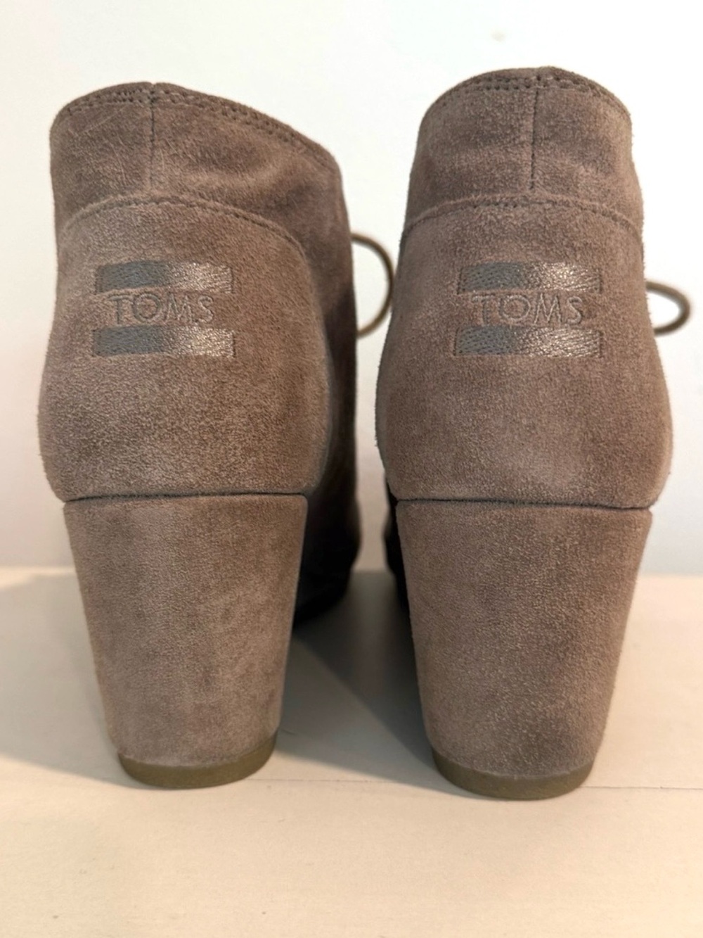 TOMS Desert Wedge Taupe Suede Lace-Up Bootie Size 11 - Picture 2 of 13